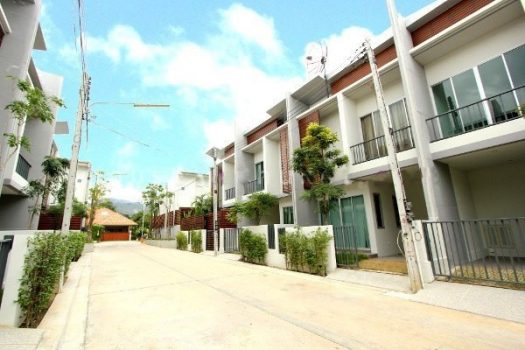 Townhouse Near Chalong Pier CHA01