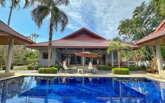 Big villa for sale Rawai
