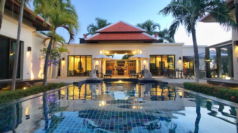 5 bedroom villa at Nai Harn Baan Bua