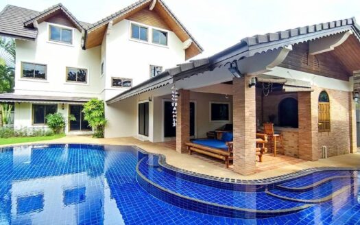 Nai Harn villa with garden for sale