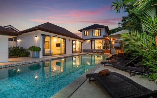 Five bedroom villa in Rawai