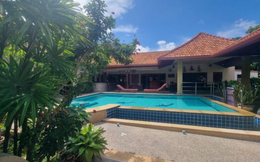 5 bedroom villa Nai Harn for sale